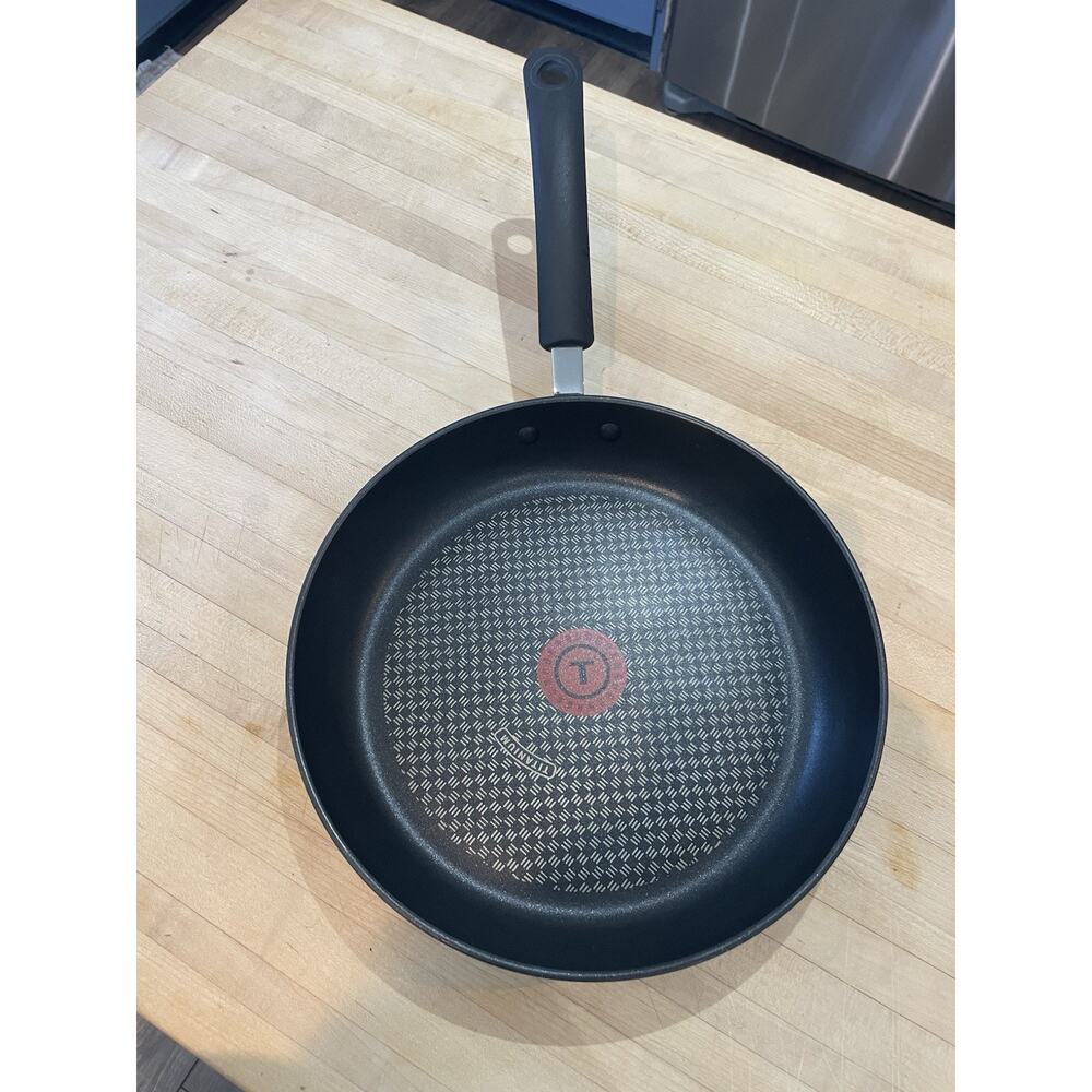 T-FAL ULTIMATE Hard Anodized ALUM TITANIUM NONSTICK THERMO SPOT 10.5” FRY PAN